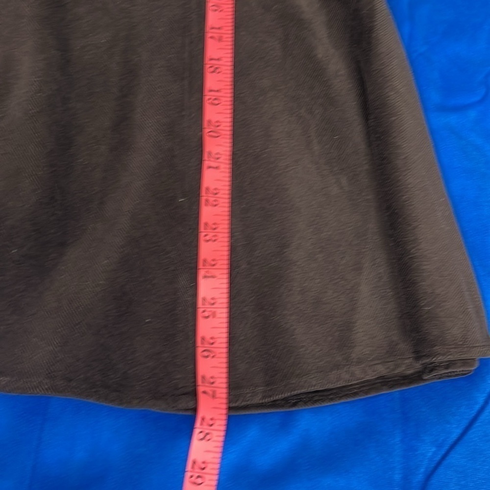 ⭐️ Jones New York Brown ribbed skirt- size 8 - Picture 4 of 5